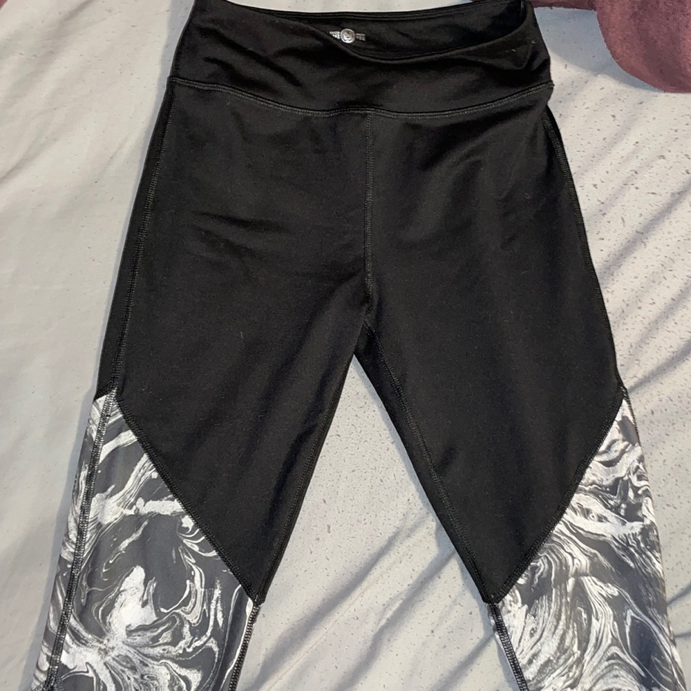 SO Leggings size small